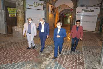 بازدید دکتر دانائی رئیس دانشگاه به اتفاق فرماندار و مدیرکل صنعت، معدن و تجارت استان از سطح شهر سمنان 99.01.10 